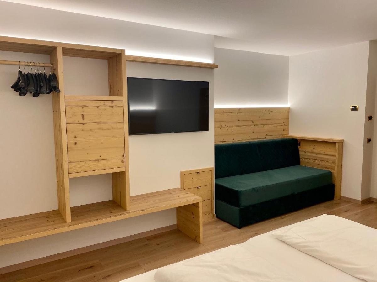 Garni Hotel And Apartments Wildbach Selva di Val Gardena Luaran gambar