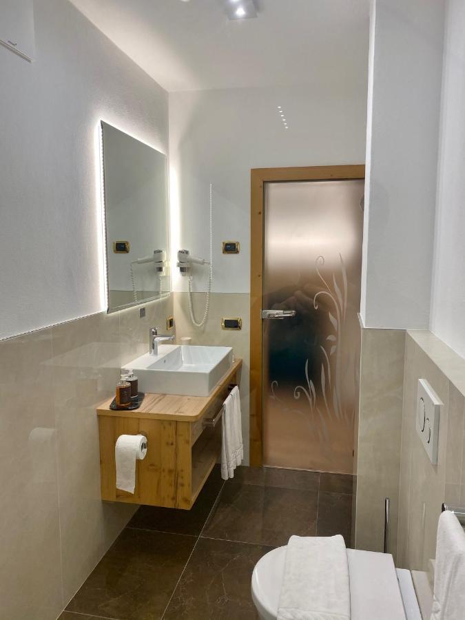 Garni Hotel And Apartments Wildbach Selva di Val Gardena Luaran gambar