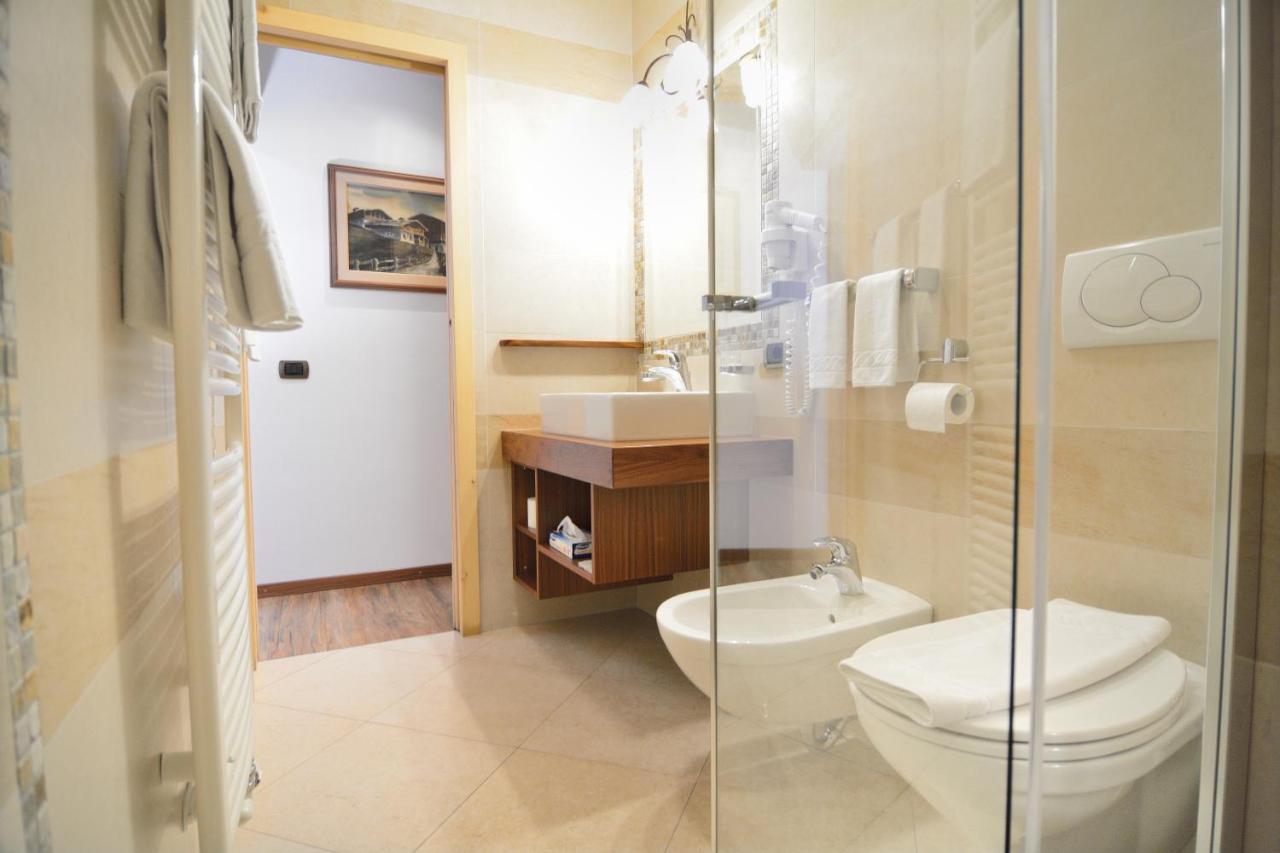 Garni Hotel And Apartments Wildbach Selva di Val Gardena Luaran gambar
