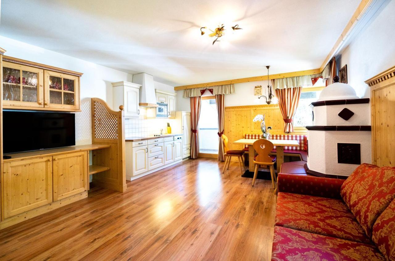 Garni Hotel And Apartments Wildbach Selva di Val Gardena Luaran gambar