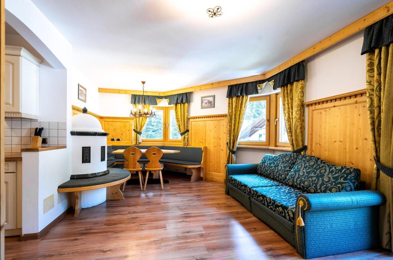 Garni Hotel And Apartments Wildbach Selva di Val Gardena Luaran gambar
