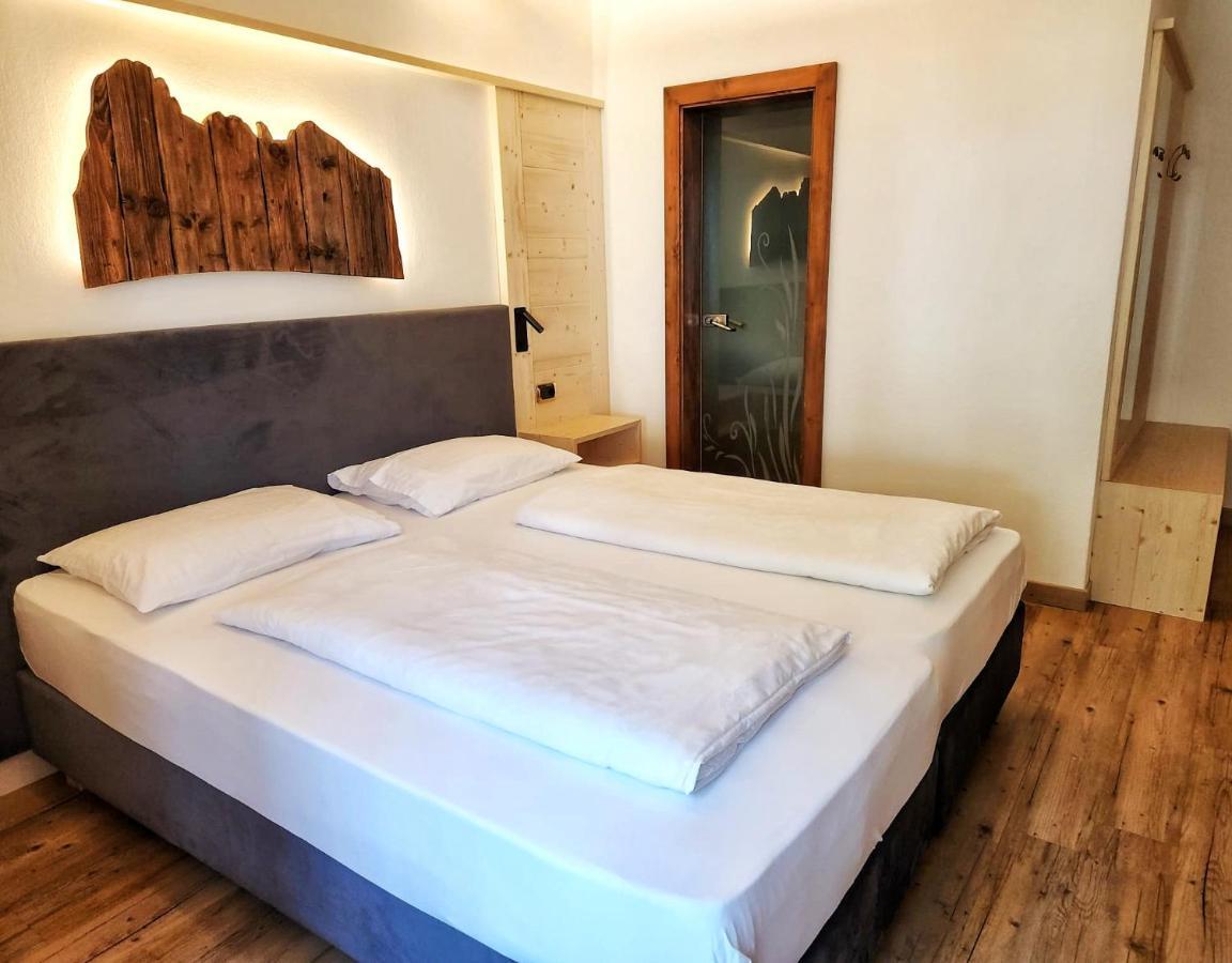 Garni Hotel And Apartments Wildbach Selva di Val Gardena Luaran gambar