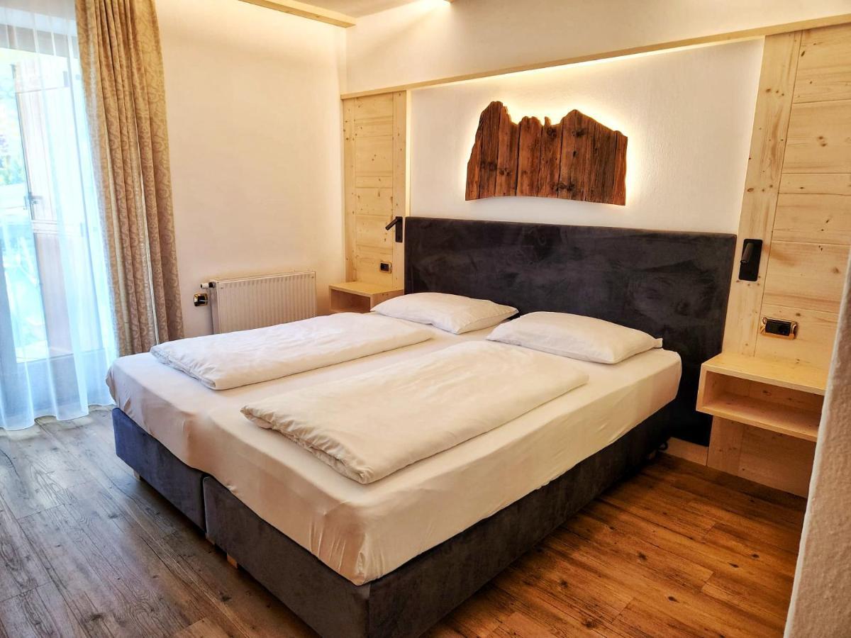 Garni Hotel And Apartments Wildbach Selva di Val Gardena Luaran gambar