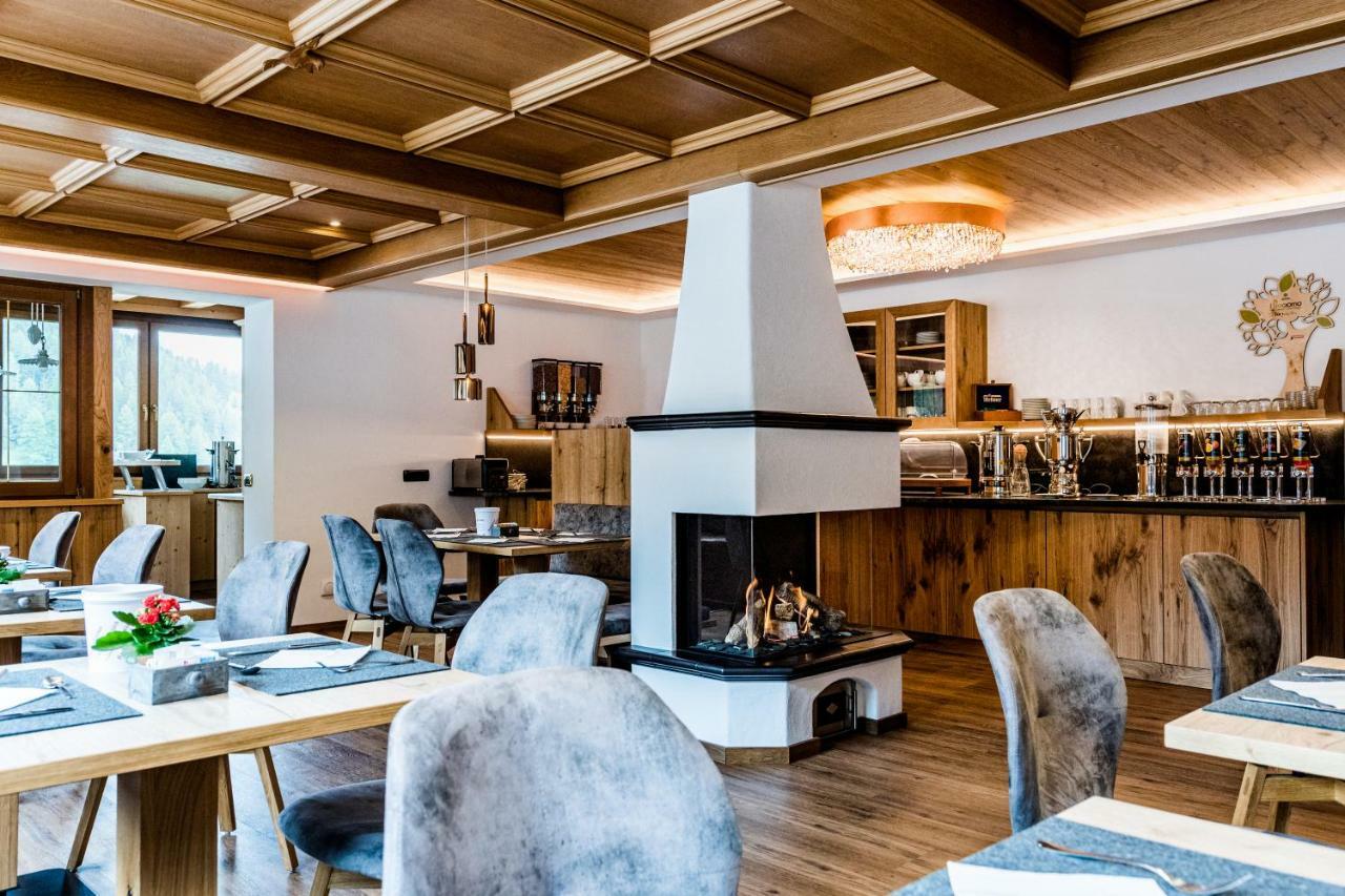 Garni Hotel And Apartments Wildbach Selva di Val Gardena Luaran gambar